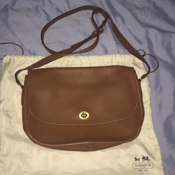 Coach Handbags - Coach Classic City Bag Brown (like 🆕) 💥